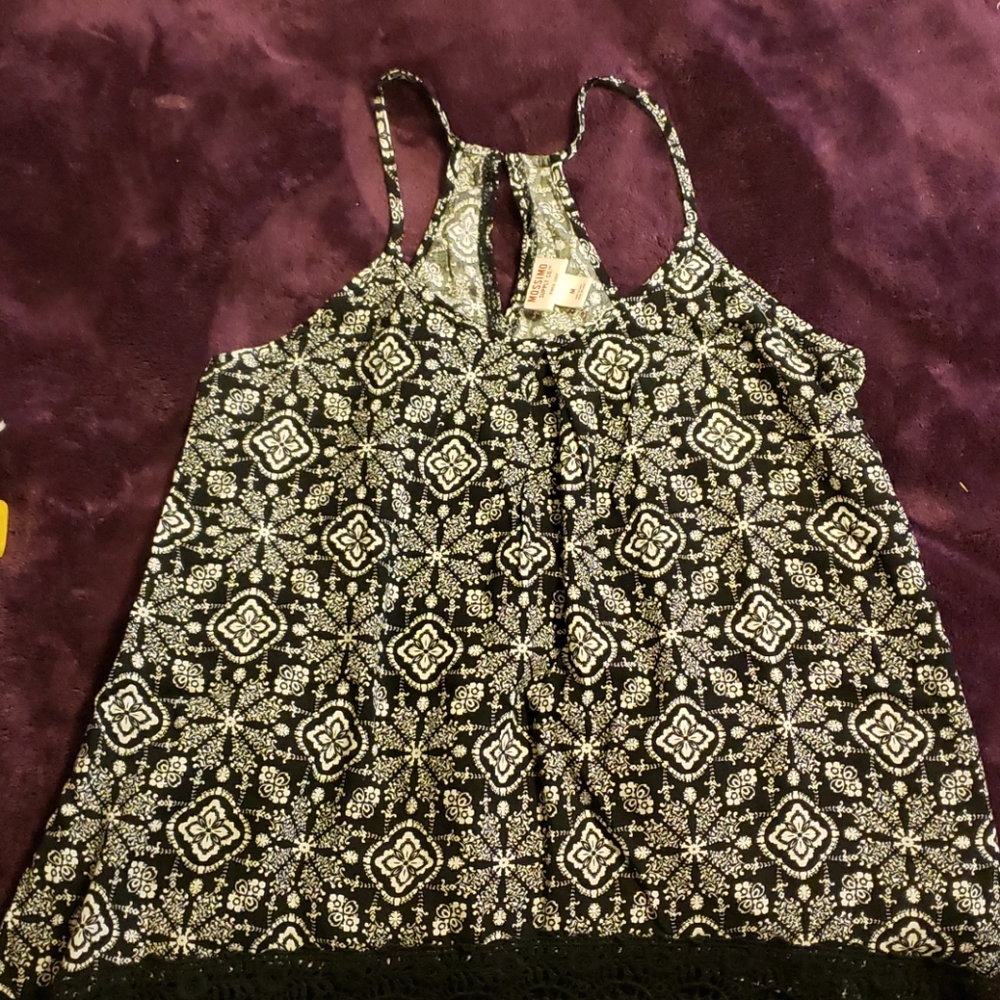 Monitor black and white tank